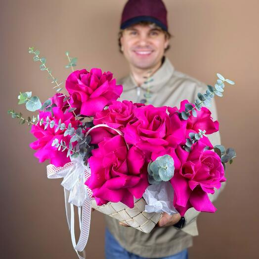 Яркая корзинка L с французскими яркими Розами