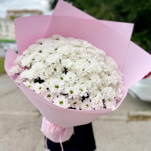 Букет белоснежных нежных хризантем