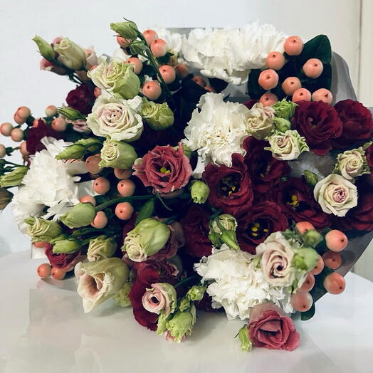 Hypericum with Eustoma