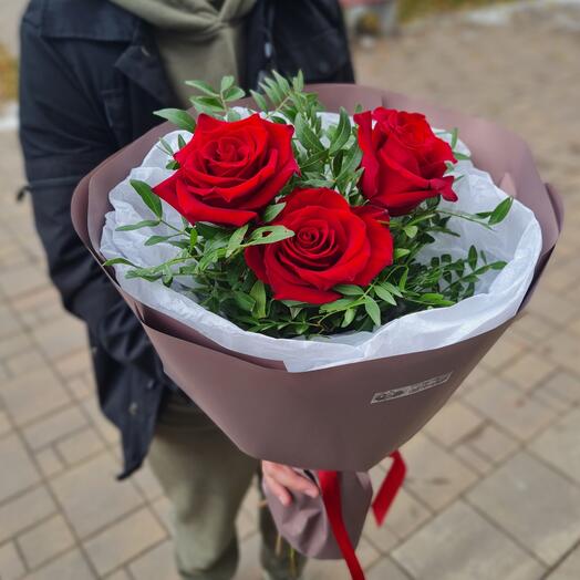 Розы с зеленью