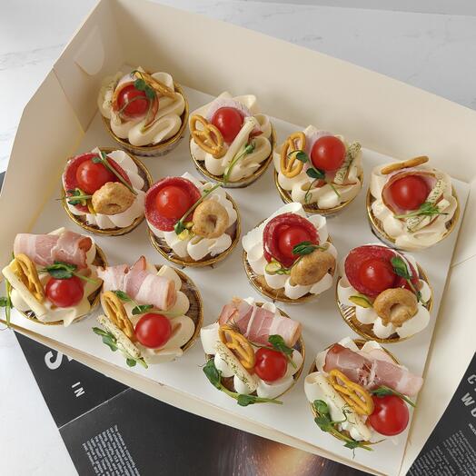 Закусочные капкейки с мясом и сыром в подарок