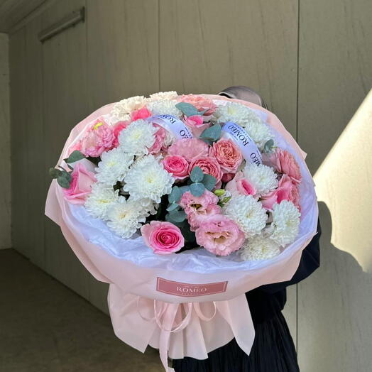 Роскошный букет с нежных тонах