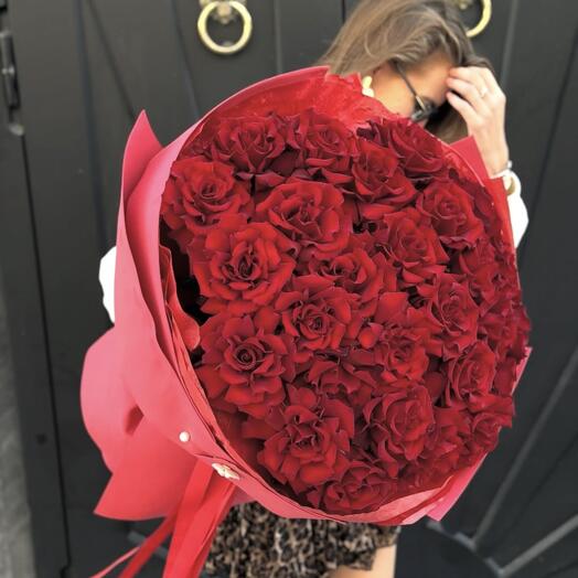 Букет красных роз «love»