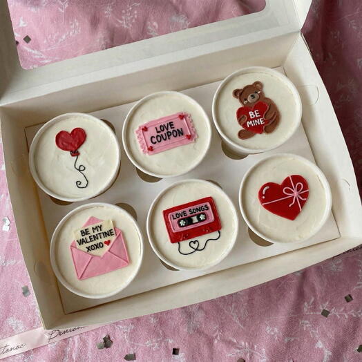 Набор торт в стаканчике cake to go на День Святого Валентина на 14 февраля для девушки