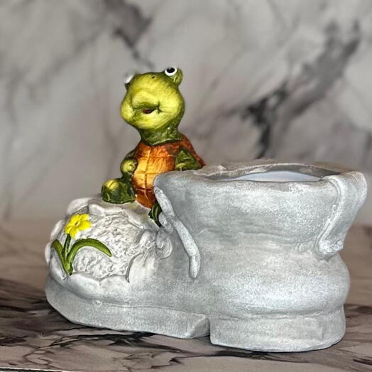 Декоративное кашпо "Черепашка на ботинке"