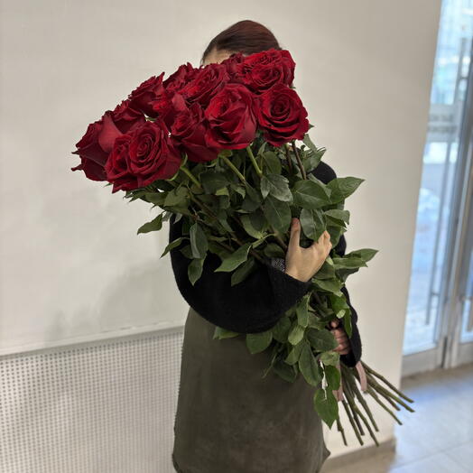 Букет из 19 метровых роз
