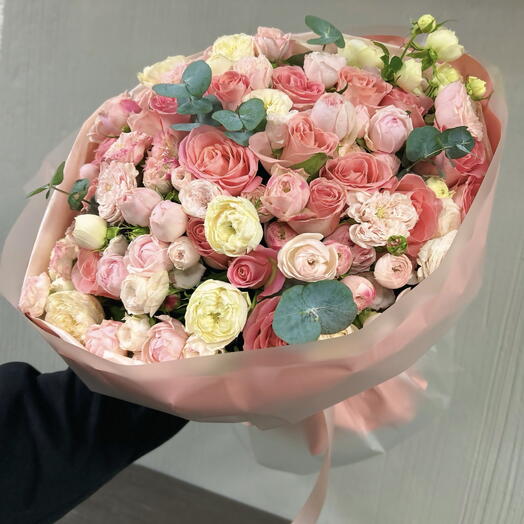 Микс из 21 розы  и 30 кустовых