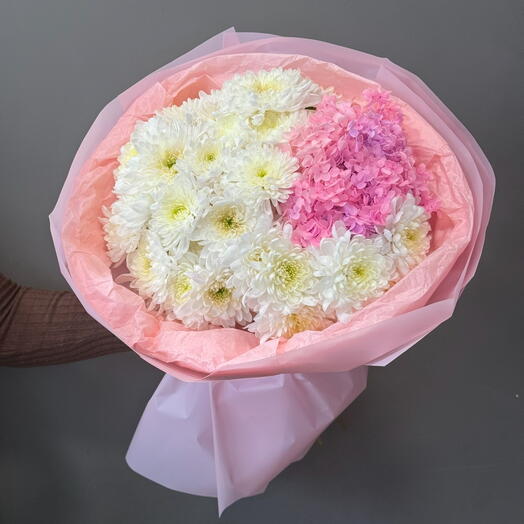 Букет из хризантем и гортензия стабилизированная