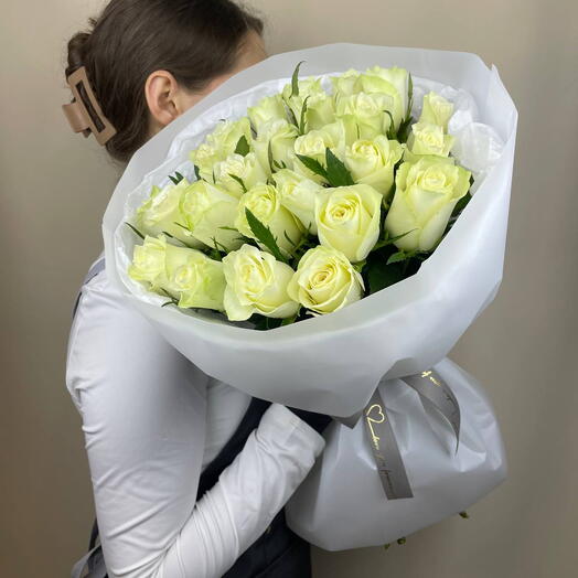 Букет из белых 25 роз
