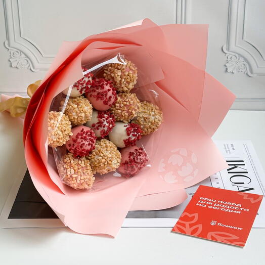 Мини-букет из клубники в шоколаде 13 ягод