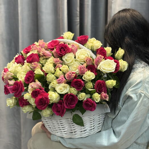 Корзина микс из 151 розы