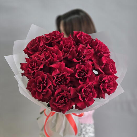 Bouquet of 15 red French roses