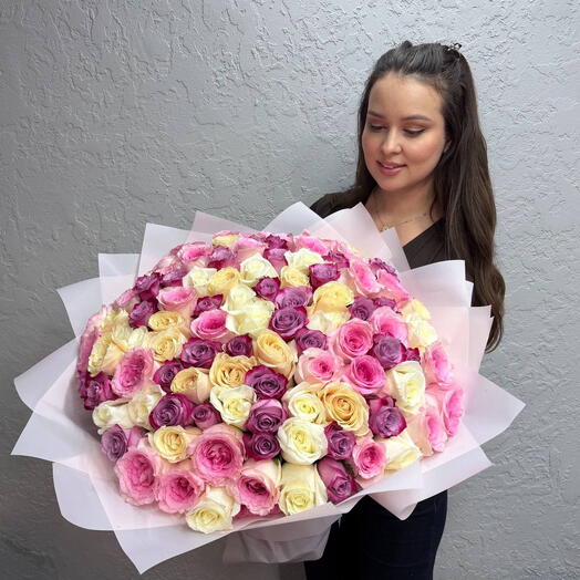 Букет из 101 розы «Ягодный микс»