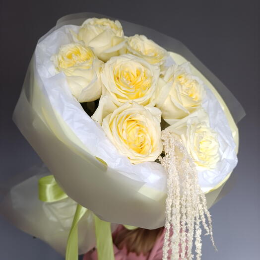 Букет из 7 пионовидных роз Канделайт