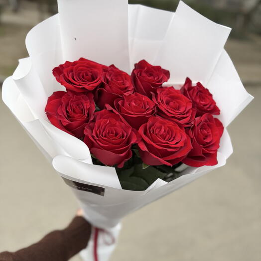 11 red roses