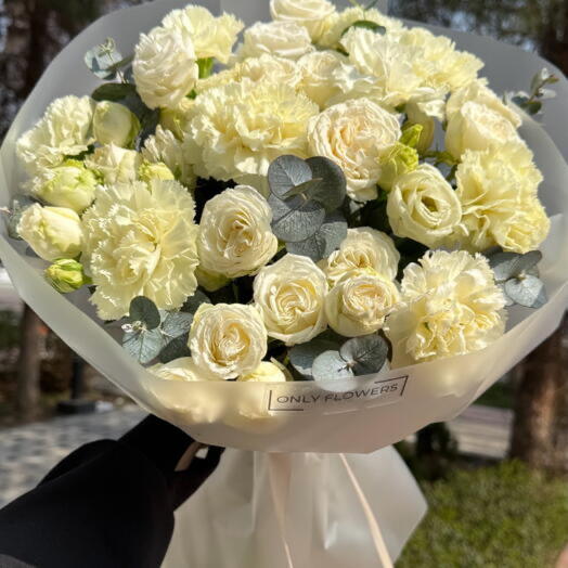 Спрей розы, эустома, диантусы