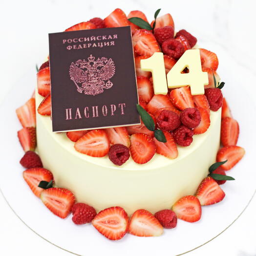 Торт на 14-летие с клубникой и паспортом