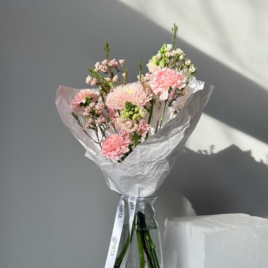 Авторский букет с хризантемой