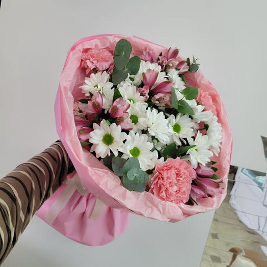 Сборный букет из ромашковой хризантемы 💕