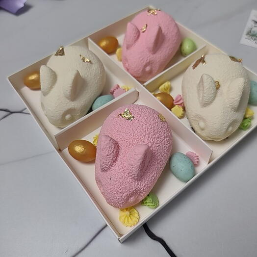 Муссовые пирожные кролики