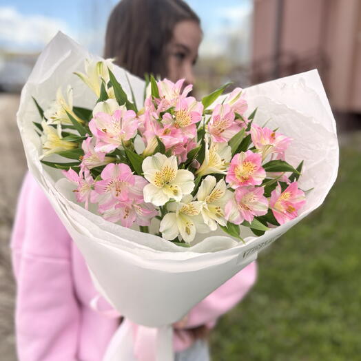 Букет из альстромерий