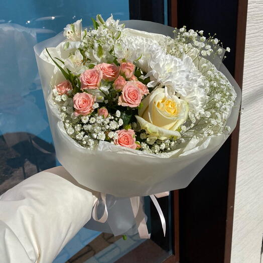 «Нежность»🌸букет с розами, альстромерией и хризантемой