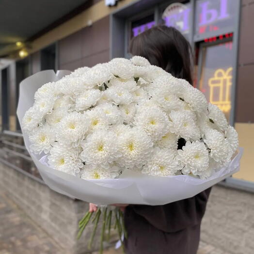 Букет из 15 белых кустовых хризантем