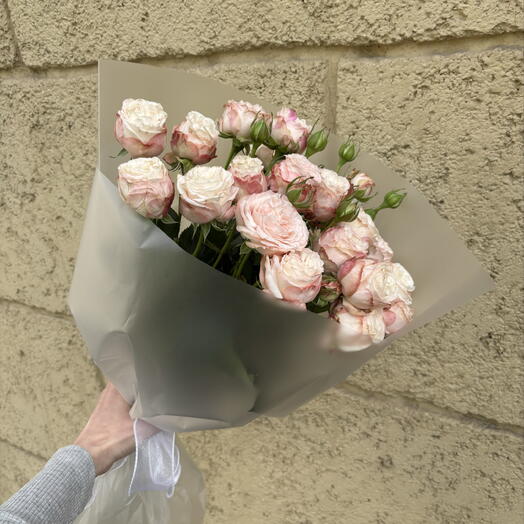 Моно из розовых кустовых роз