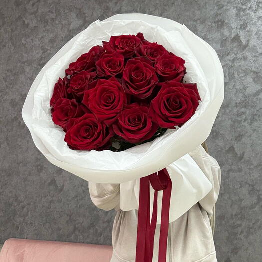 Букет из роз в кафине