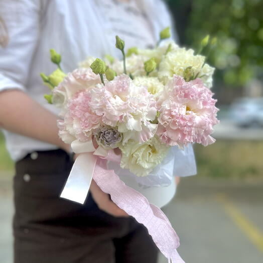Коробочка с кружевной сезонной эустомой 🌸🤍