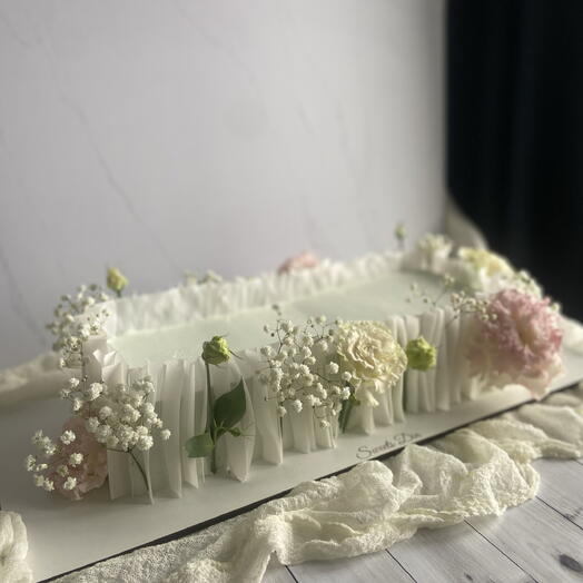 Свадебный торт с вафельной бумагой и цветами 💐🌸