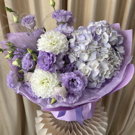 Лавандовая эустома с гортензией и георгинами💜
