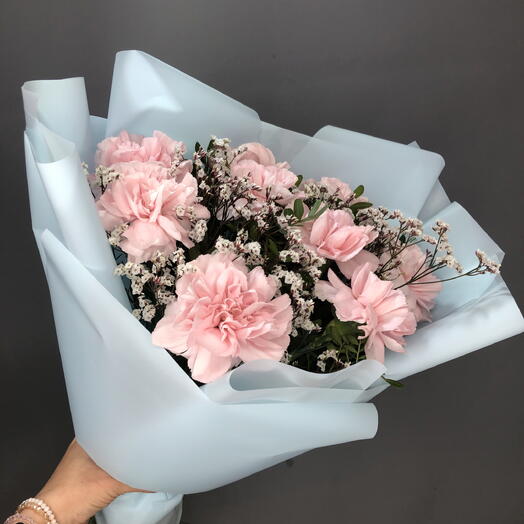 Нежные диантусы в голубой упаковке🌸