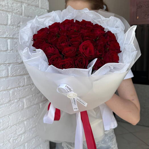 35 Красных роз