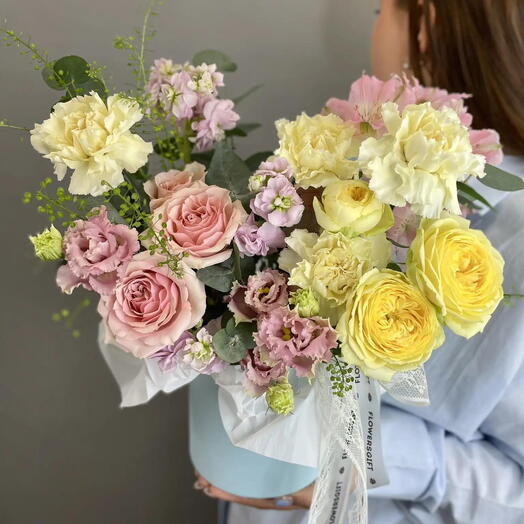 Коробка с цветами  230