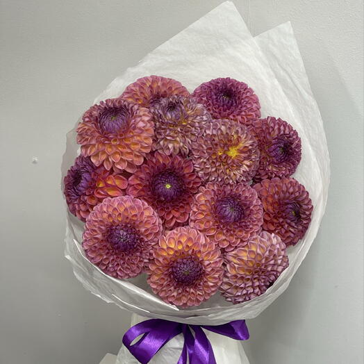 Букет георгин/ A bouquet of dahlias