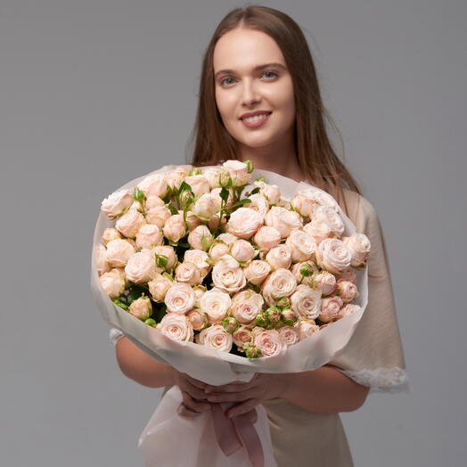Монобукет из 29 кустовых роз "Бомбастик"