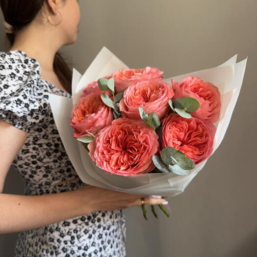 Букет Пионовидные розы и эвкалипт 🥰