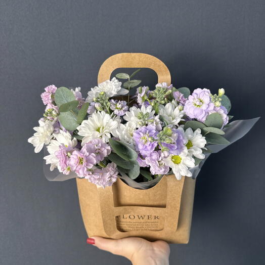 Композиция с хризантемой и маттиолой💜