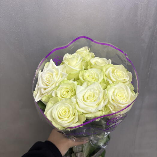 Пачка из 10 роз Айседора 60 см