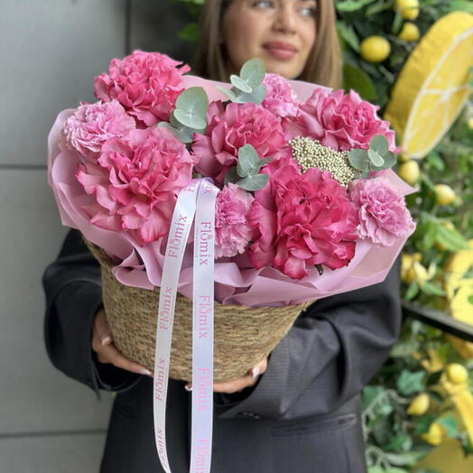Яркая корзина с розами кантри блюз