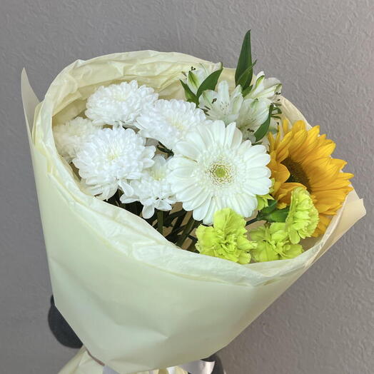 Снова в школу сборный букет с подсолнухом. 🌻