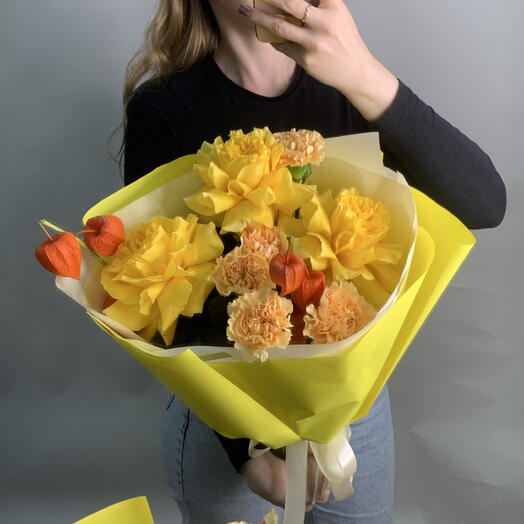 Необычный осенний букет в желтой гамме с физалисом 💛
