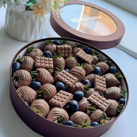 Клубника в шоколаде🍫🫐