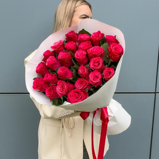 Букет из красных ароматных роз 25 шт. Монобукет 3003. Leoraflowers