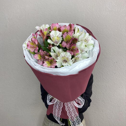 Монобукет из альстромерии в яркой упаковке ❣️