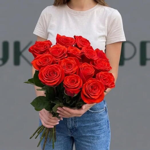 15 роз Nina на ленте