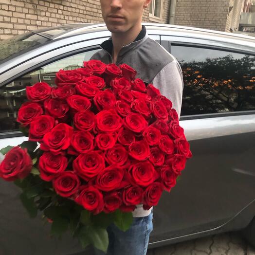 51 роза красные 70 см