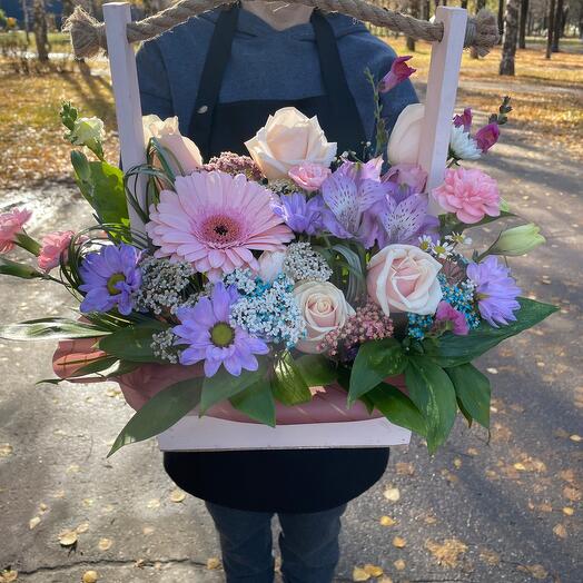ЯщикA box with Gerbera, chrysanthemum, roses