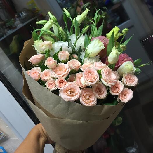 Bouquet with bush rose and eustoma "Alice"